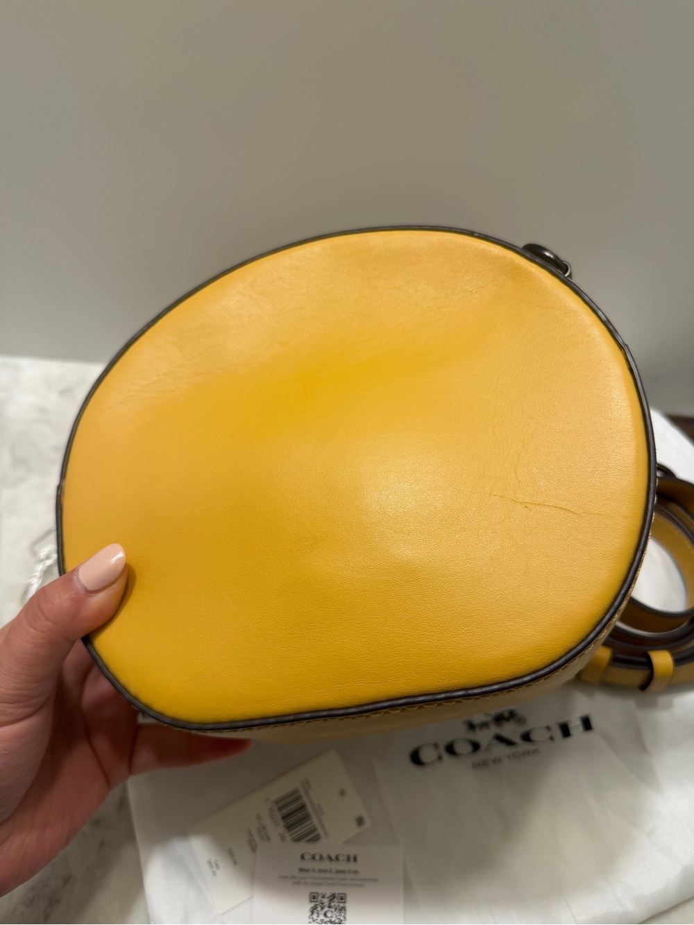 COACH Canteen Leather Round Crossbody Bag in Mustard - Like New with Tags! - Picture 4 of 8